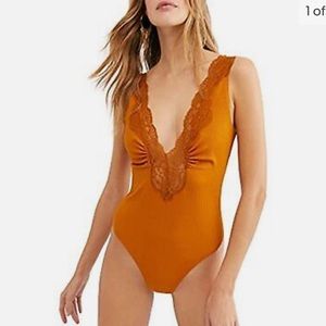 Free People intimately gold lace plunging v neck sleeveless bodysuit NWT - S
